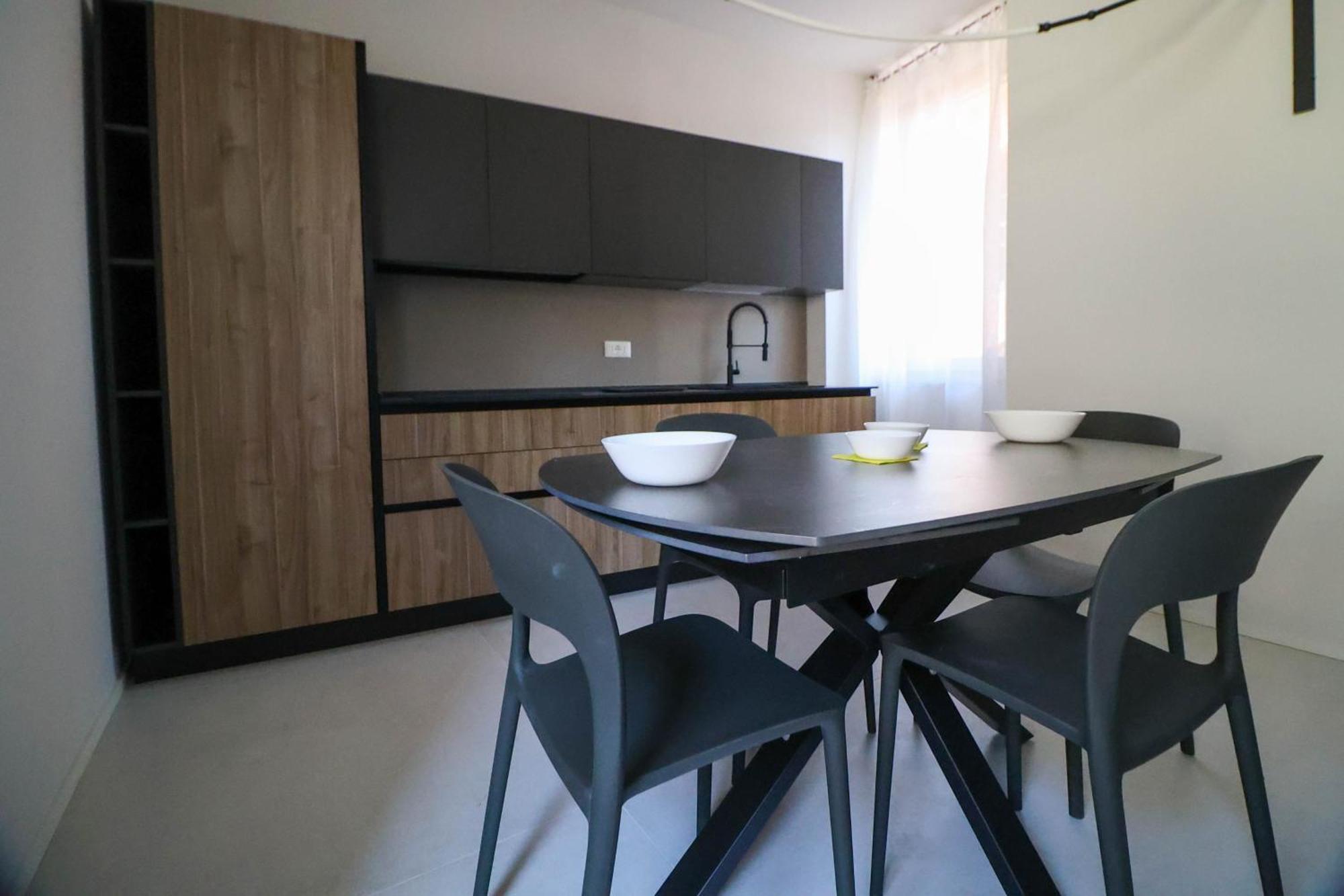 Vicolo Dei Signori Apartment Desenzano del Garda Bagian luar foto