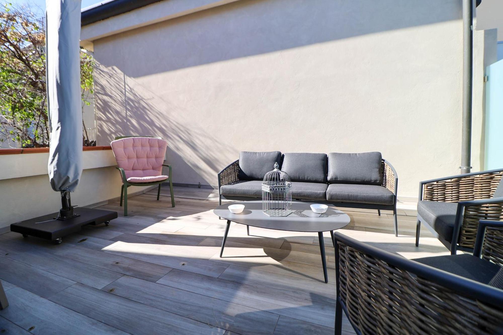Vicolo Dei Signori Apartment Desenzano del Garda Bagian luar foto