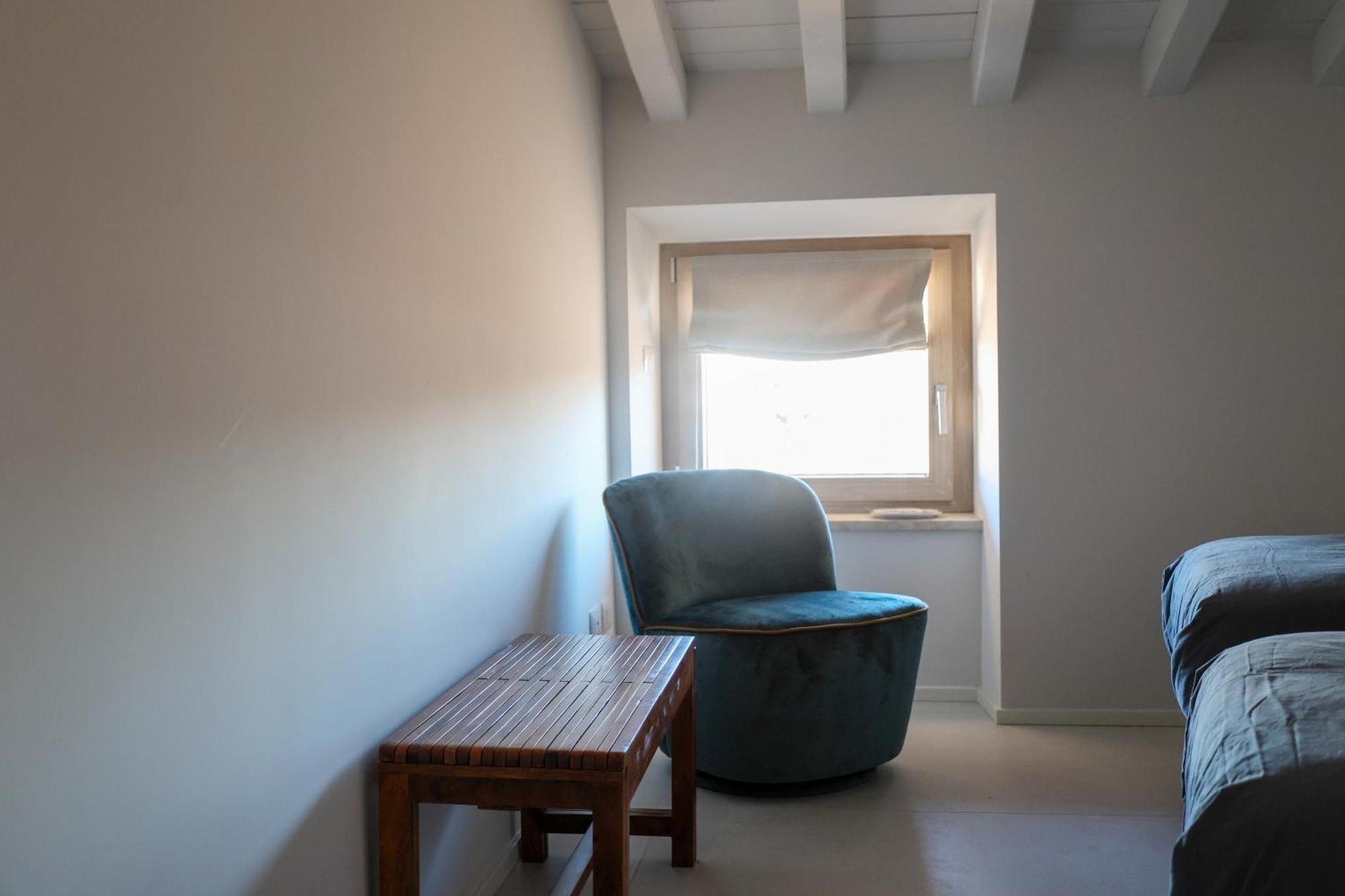 Vicolo Dei Signori Apartment Desenzano del Garda Bagian luar foto