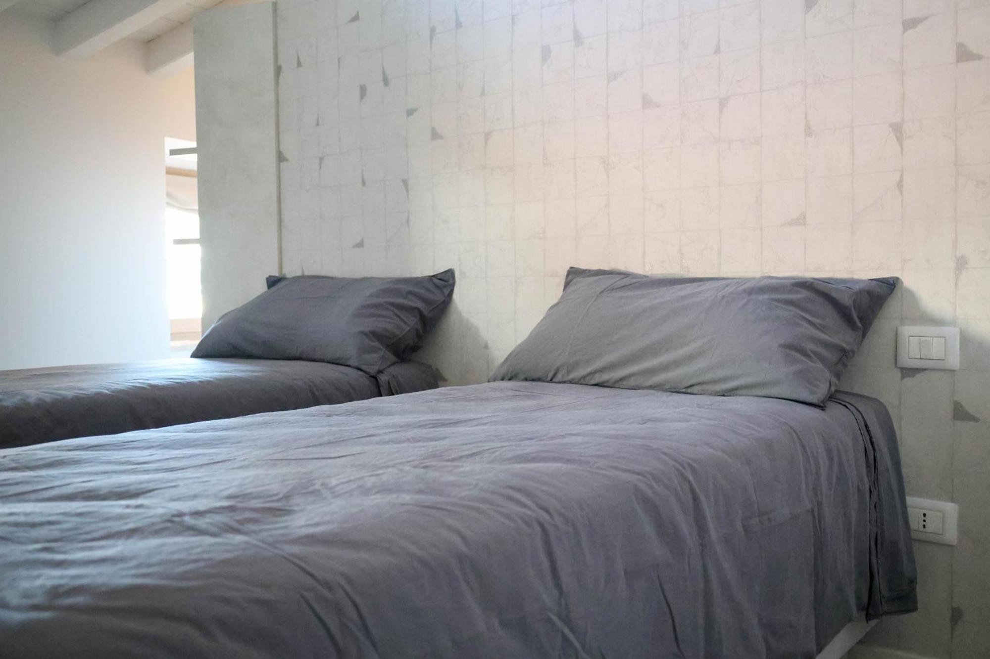 Vicolo Dei Signori Apartment Desenzano del Garda Bagian luar foto