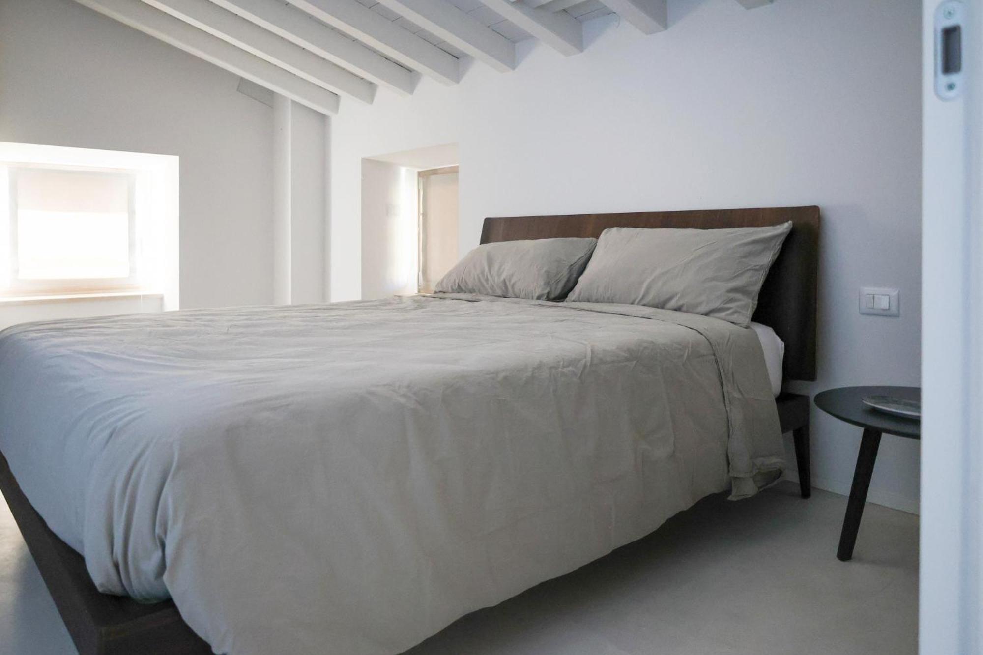 Vicolo Dei Signori Apartment Desenzano del Garda Bagian luar foto